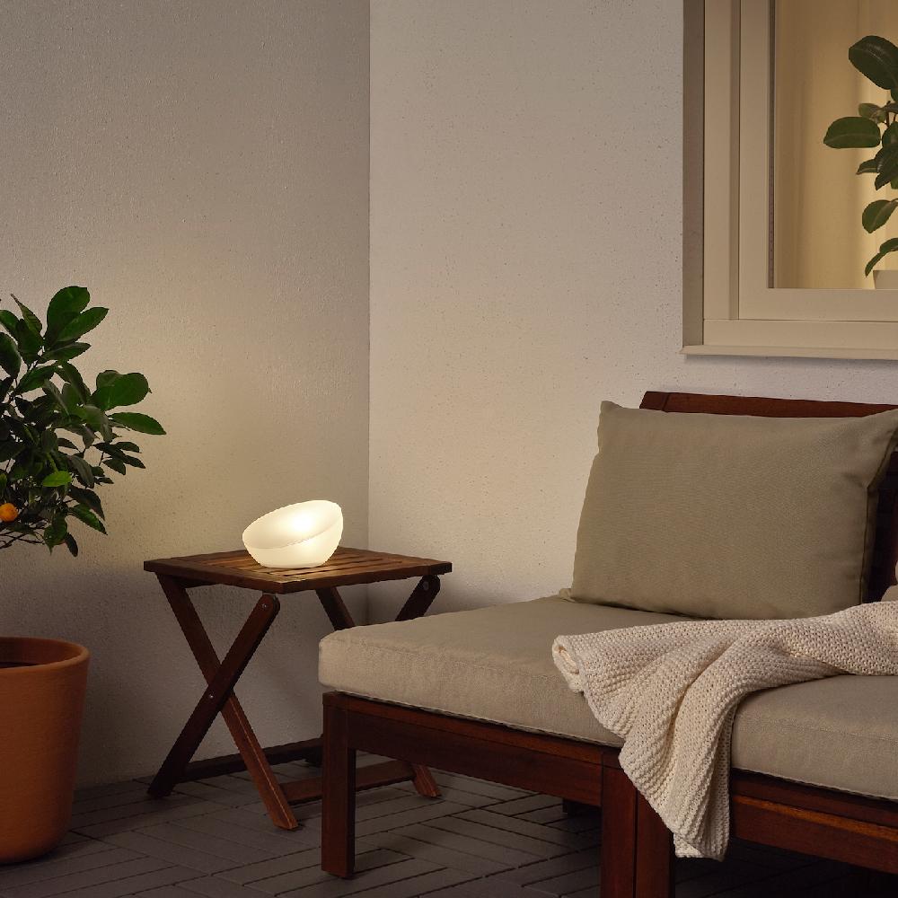 IKEA SOLVINDEN Solarleuchte LED für draußen/Halbkugel weiß Auslauf