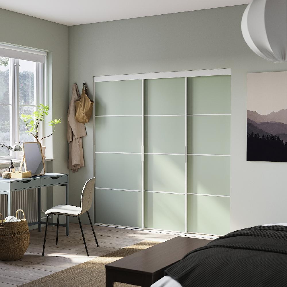 IKEA SKYTTA / PAX Kleiderschrank+Schiebetüren begehb. weiß doppelseitig/Mehamn hellgrün 226x160x205 cm Limitierter Zeitrabatt