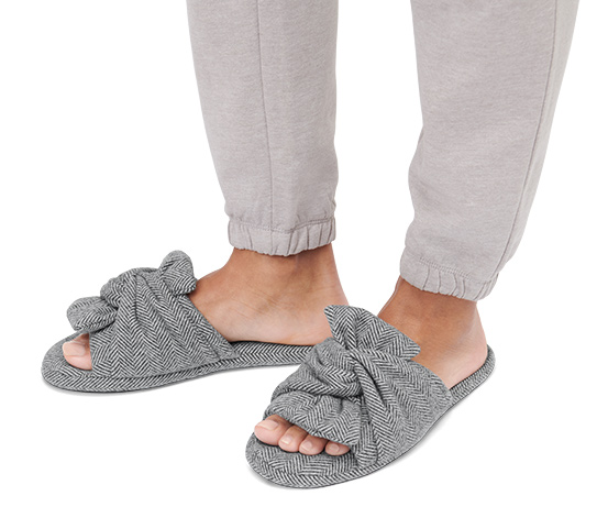 tchibo Hausschuhe online bestellen bei Tchibo 671038 Black Friday Preise