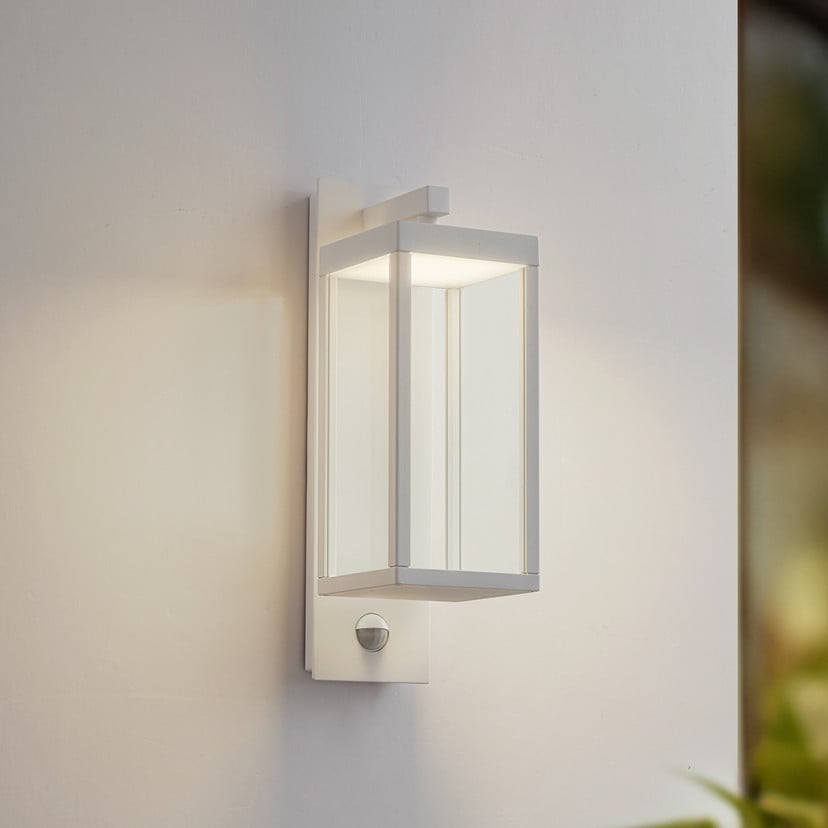 lampenwelt Lucande LED-Außenwandlampe Ferdinand weiß Sensor 38 cm