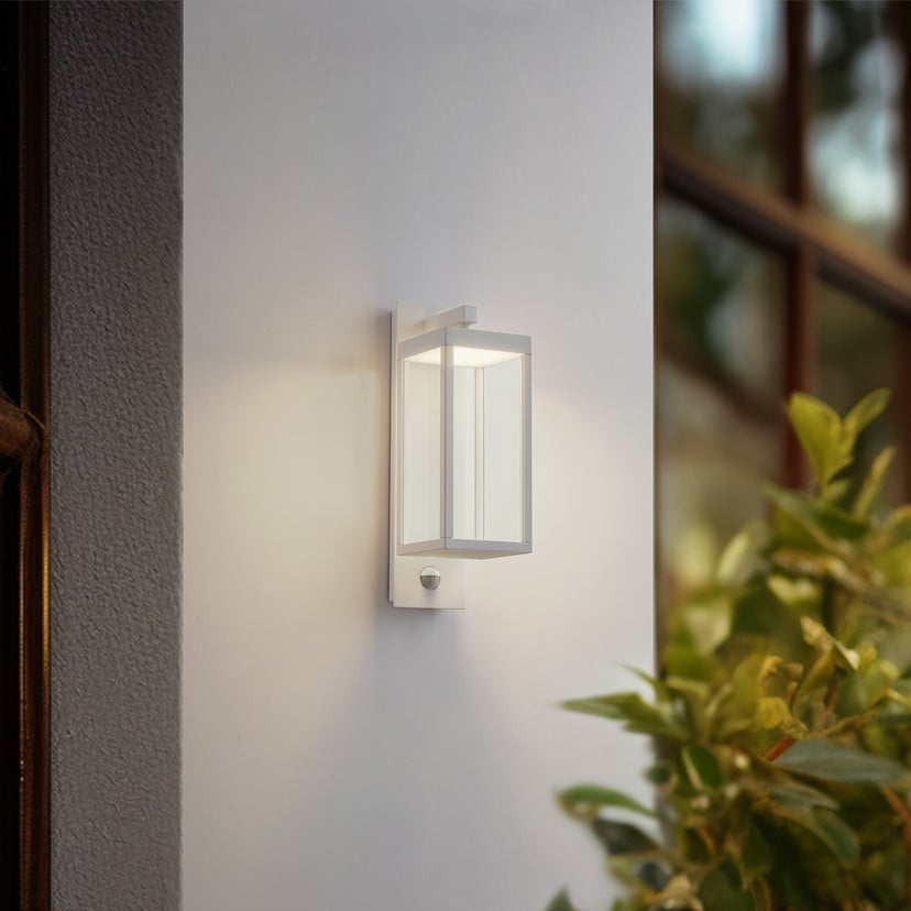 lampenwelt Lucande LED-Außenwandlampe Ferdinand weiß Sensor 38 cm Günstig kaufen