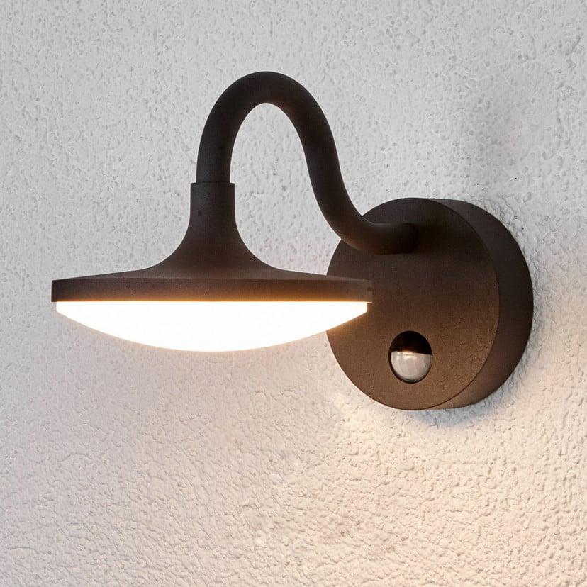 lampenwelt Lucande LED-Außenwandlampe Finny Bewegungsmelder IP54