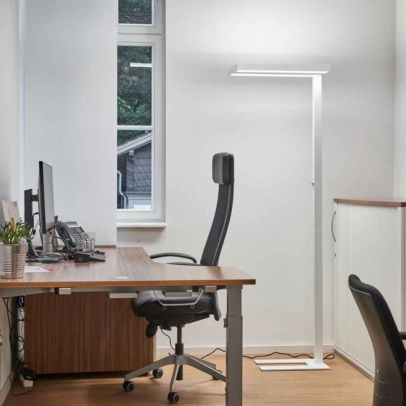 lampenwelt Arcchio LED-Stehlampe Logan Basic weiß 6.000 lm dimmbar Super Rabatt