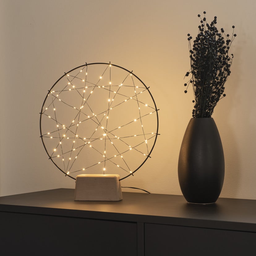 lampenwelt LED-Silhouette Kleiner Ring mit Holzfuß Fabrikladen