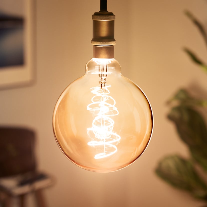 lampenwelt Philips LED-Globelampe E27 G95 4W 1.800K gold