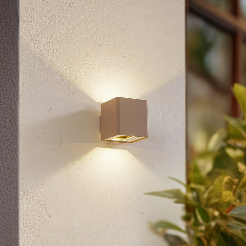 lampenwelt Lucande LED-Außenwandleuchte Aaron beige IP54 up/down 2025